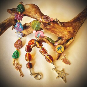 Chaveiro com pingente de contas: contas de vidro e acrílico Lampwork