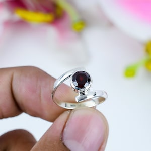 Natürlicher Granatring, 925 solid Sterling Silber Edelstein Ring, Midi Ring, Januar Birthstone, handgemachte Silber Granat Ring für sie