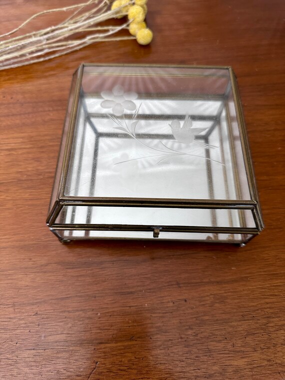 Mid Century Glass and Brass Jewelry Box with Bird… - image 5