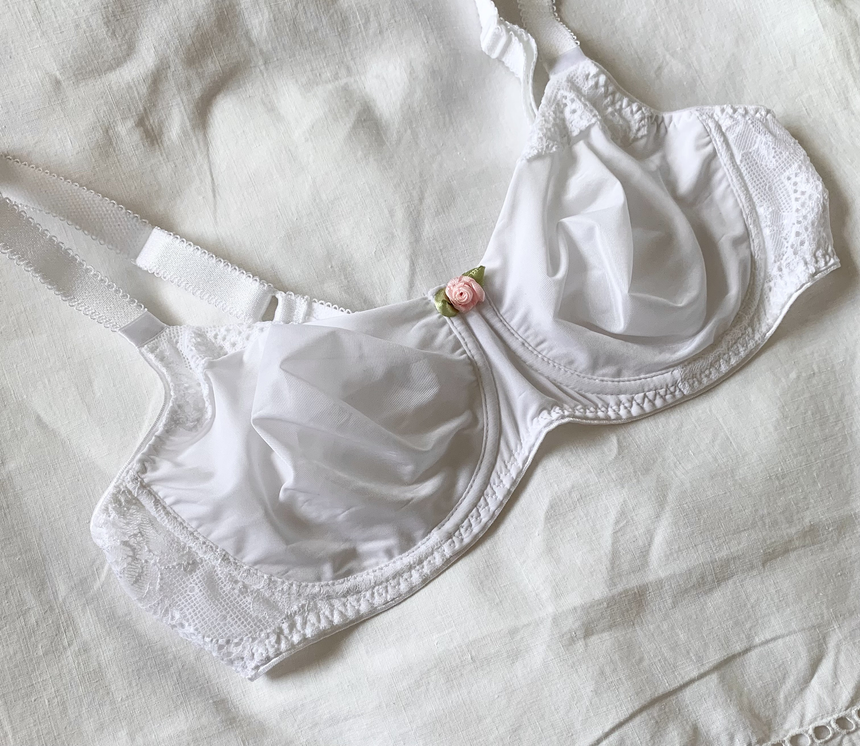 Young Hearts Malaysia - Eyelet Lace Bra