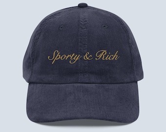 Gorra deportiva y ricamente bordada