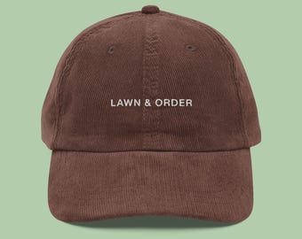 Geborduurde Lawn & Order-hoed: Law Lovers and Gardeners-cadeaus