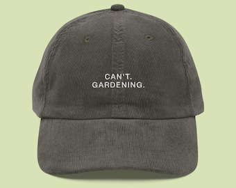Kan niet. Tuinieren. Geborduurde muts: tuincadeau