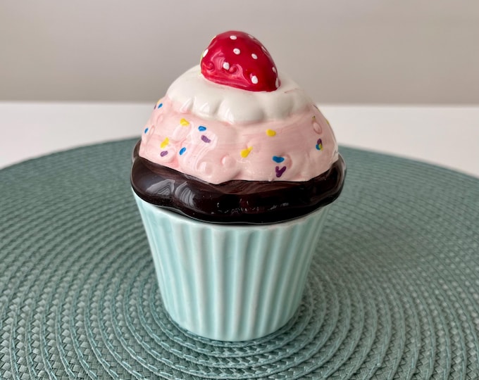 Ceramic bowl Cupcake, Strawberry, Vintage design