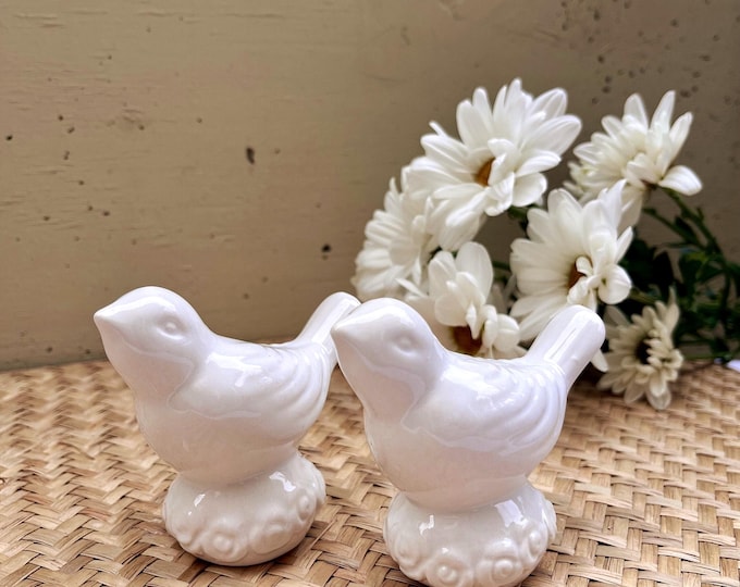White ceramic bird salt and pepper shaker set, Vintage ceramic, Salt and pepper pots, Nordic Design