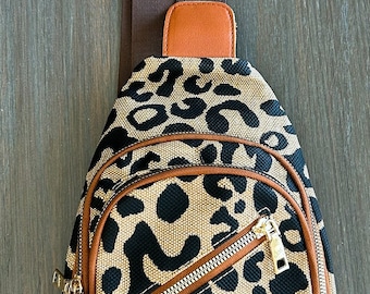 Stijlvolle crossbodytas met luipaardprint en dubbele ritsen