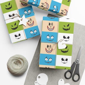 Papel de regalo navideño en rollo con caras de Jack, Sally, Mayor y Oggie de TNBC Papel de regalo navideño en rollo