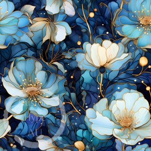 Op de afbeelding: Een naadloos patroon met blauwe en witte bloemen met gouden contouren. De bloemen zijn gerangschikt in een herhalend patroon op een donkerblauwe achtergrond.