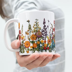 Haftowany wzór Spring Garden 2 na kubku do sublimacji - rozmiary 11 oz i 15 oz - Dzień Matki - Prezent dla niej - przezroczyste tło