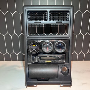 1986-1988 RX7 トリプルゲージラジオアダプター。
