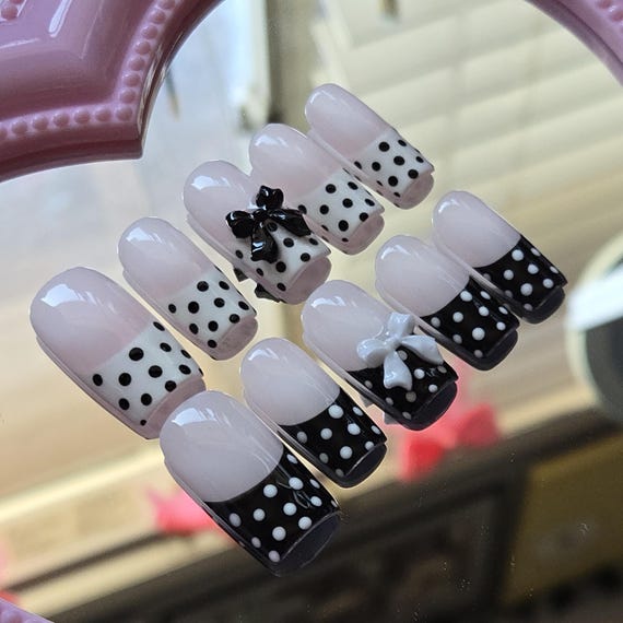 Black & White Polka Dot Press Ons