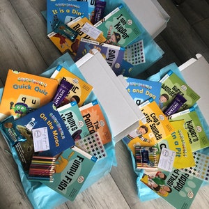 Suscripción Niños Aprendiendo A Leer Caja De Libros