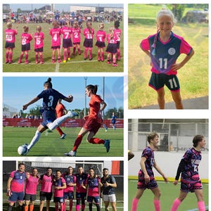 Op de afbeelding: Een collage van afbeeldingen met voetballers en fans. De afbeeldingen tonen een team van jonge meisjes in roze shirts, actiebeelden van spelers op het veld en een groep mensen in bijpassende uniformen. De tekst "Premium Quality For Player and Fans" staat bovenaan.