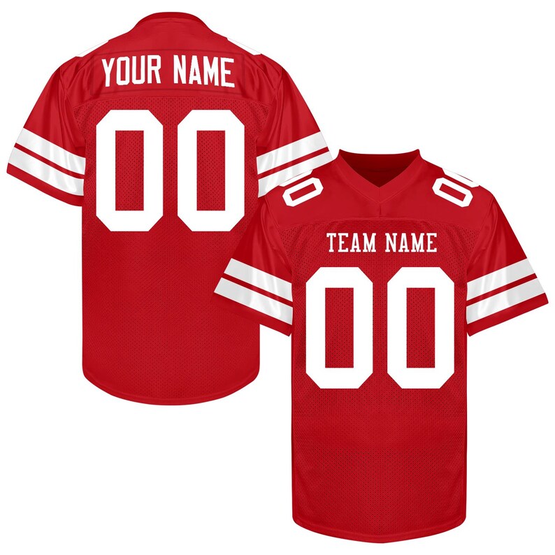 Puede incluir: Dos camisetas de f&uacute;tbol americano rojas con detalles blancos. Una camiseta tiene "YOUR NAME" y el n&uacute;mero "00" en la espalda. La otra tiene "TEAM NAME" y el n&uacute;mero "00" en la parte delantera.