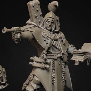 Może przedstawiać: Szczegółowa, szara miniaturowa figurka postaci w szacie z "Ashen Armies" trzymającej pistolet i książkę. Ptak siedzi na ramieniu postaci. Figurka stoi na czarnej podstawie, z oddzielnym elementem przypominającym maskę w pobliżu. Widoczny tekst "Bite the Bullet" i "Ashen Armies".