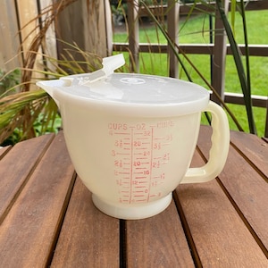 Vintage Four Cup Tupperware Measuring Pitcher With Flip Top Lid