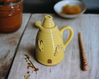 Vintage Yellow and Gold Honey Pot Beehive Pitcher With Lid