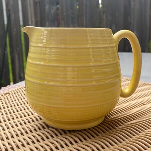 Pot à crème jaune couronne ducale vintage des années 40