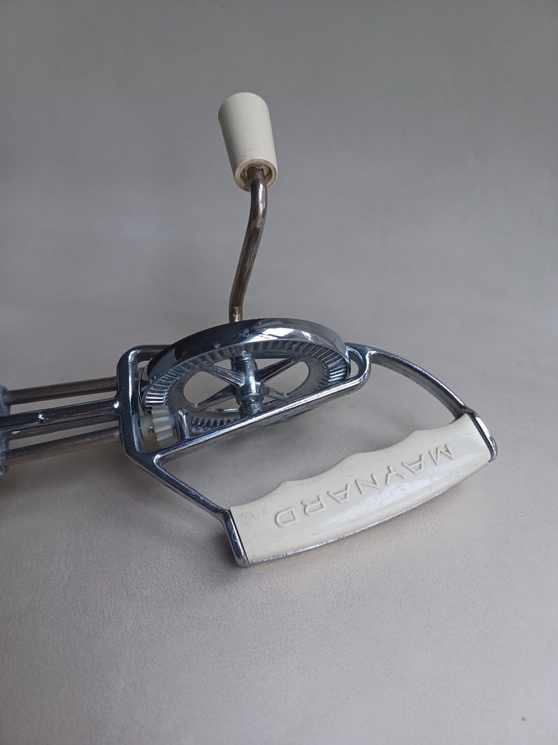 Vintage Maynard Hand Mixer Creme and Chrome Stainless Steel Made in the U.S.A Etsy