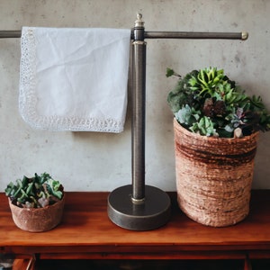 Fingertip towel rack hotsell