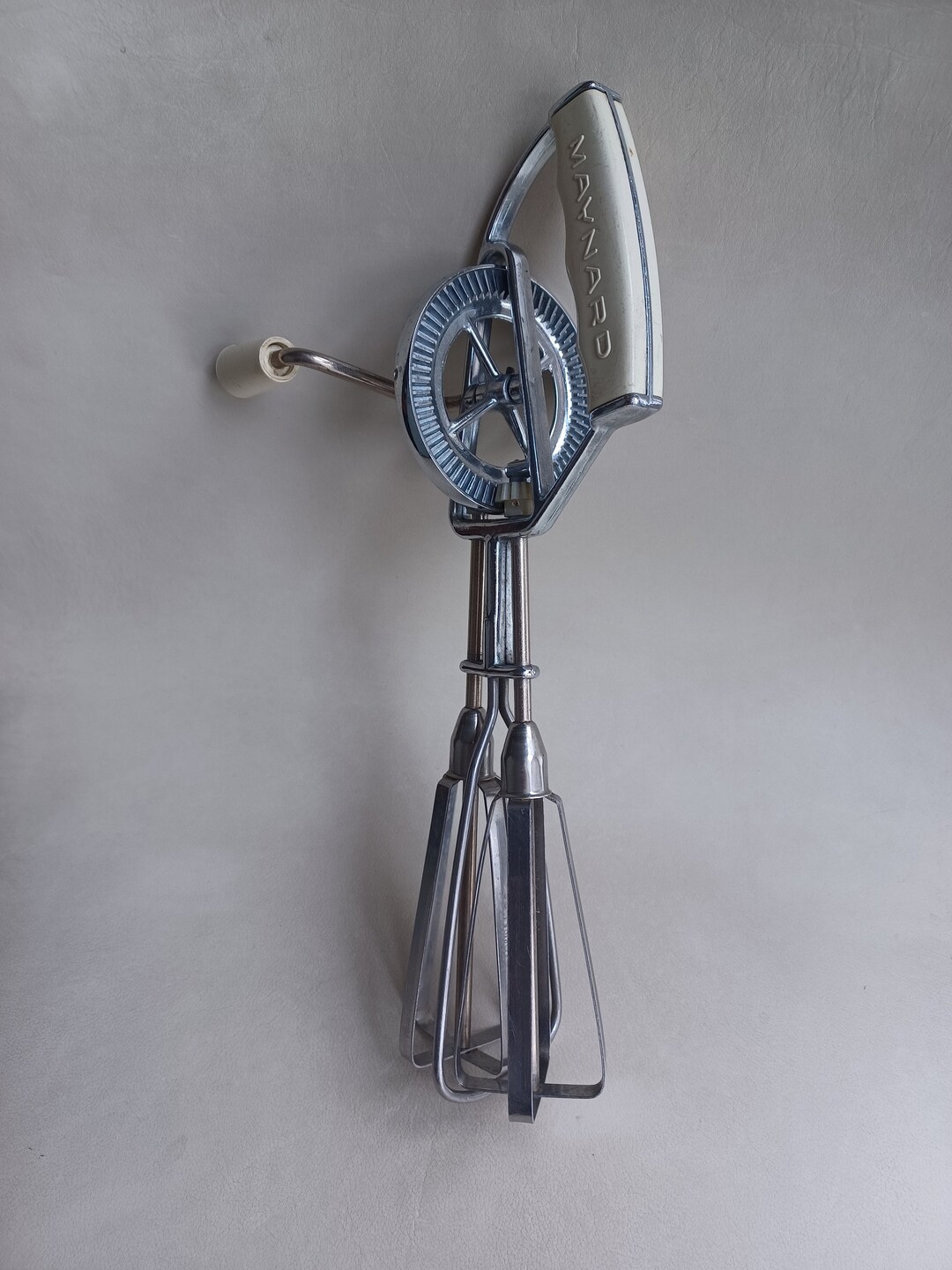 Vintage Maynard Hand Mixer Creme and Chrome Stainless Steel Made in the U.S.A Etsy