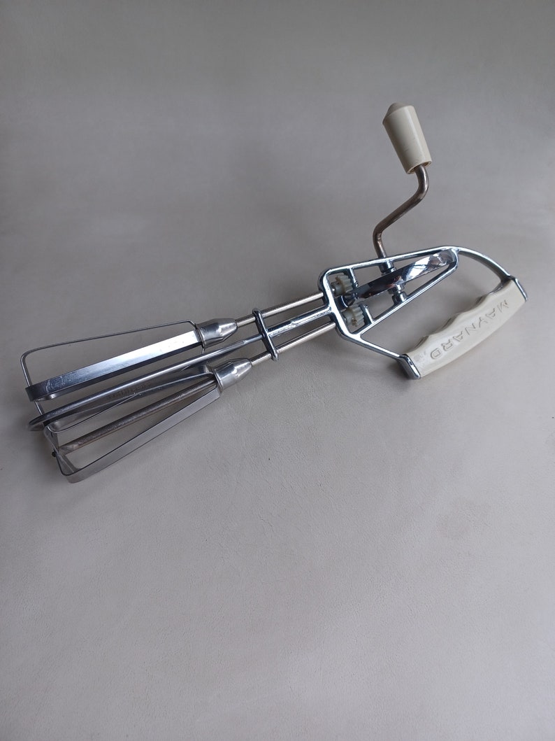 Vintage Maynard Hand Mixer Creme and Chrome Stainless Steel Made in the U.S.A Etsy