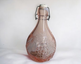 Vintage Pink Glass Italian Casadis Milano 2 Litres Jus De Fruits Grape and Pear Embossed Glass Bottle Decanter With Wire Cage Stopper