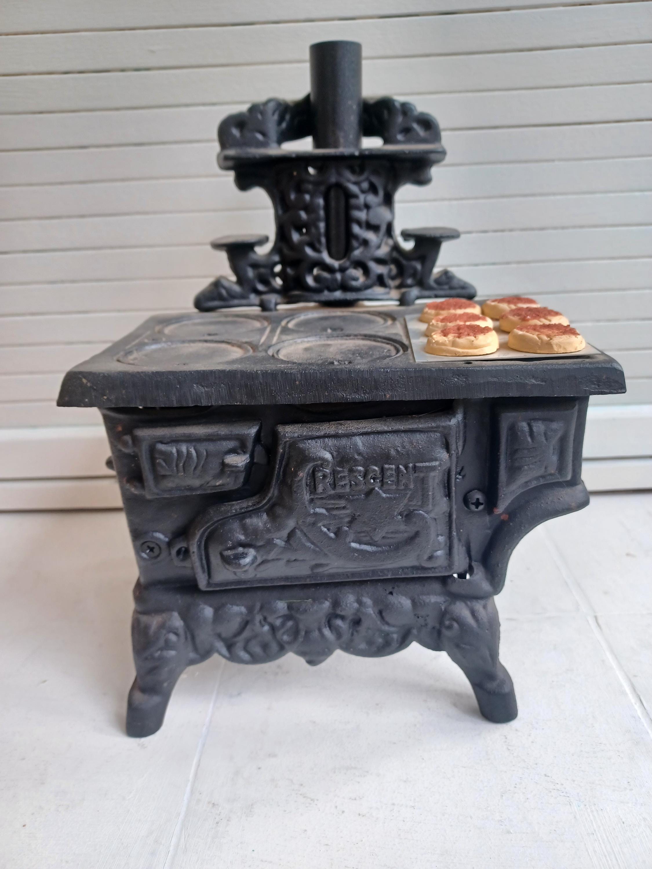 バーベキュー・調理用品 Antique Cast Iron Stove Vintage Crescent