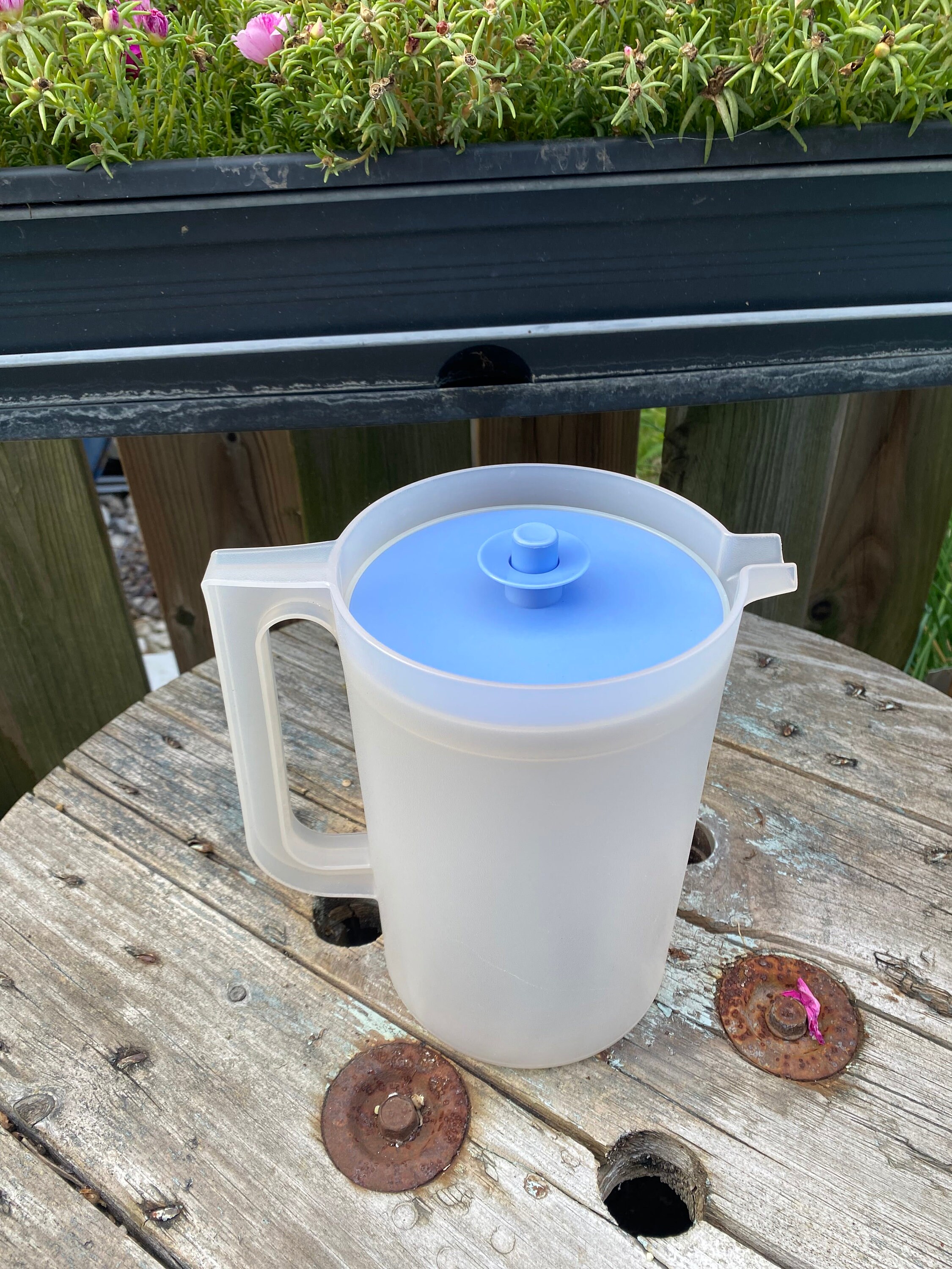 Vintage 1970's 2 Qt Tupperware Pitcher With Light Blue Lid and Push