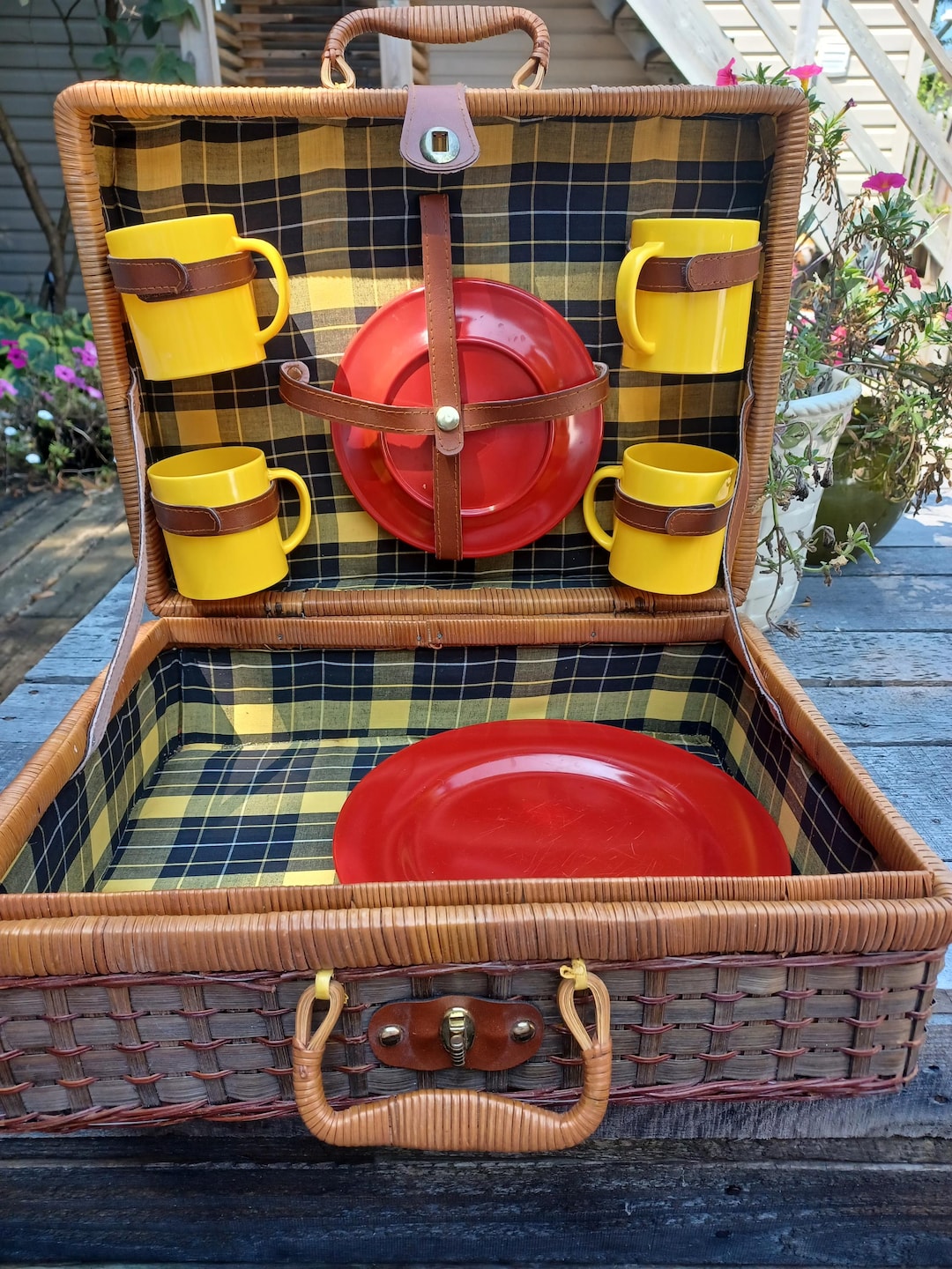 Vintage Wicker Picnic Basket Complete With Plates and Cups Suitcase ...