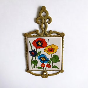 Vintage Olive Green Cast Iron Trivet with Floral Tile – Made in Japan | Retro Kitchen Decor | Hot Plate Stand