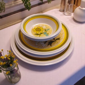 Vajilla vintage Mikasa A La Mode Freshness: fuentes, platos llanos y cuencos, porcelana elegante, vajilla de mediados de siglo