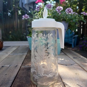 Vintage Anchor Hocking 1 Quart Pitcher with Etched Lilies Design and TANG  Lid