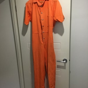Gefangene Sträfling orangen Overalls Hannibal Style Herren Kostüm XL :  : Spielzeug