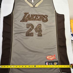 Koby Bryant #24 Vintage Lakers Jersey. Chocolate Brown. pre-owned Very Good Condition XXL