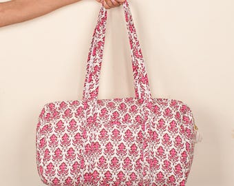Bolsa de lona de algodón acolchada hecha a mano: bolsa de fin de semana con estampado de bloques