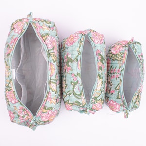 inside of 3 pieces quilted bag set and shown waterproof