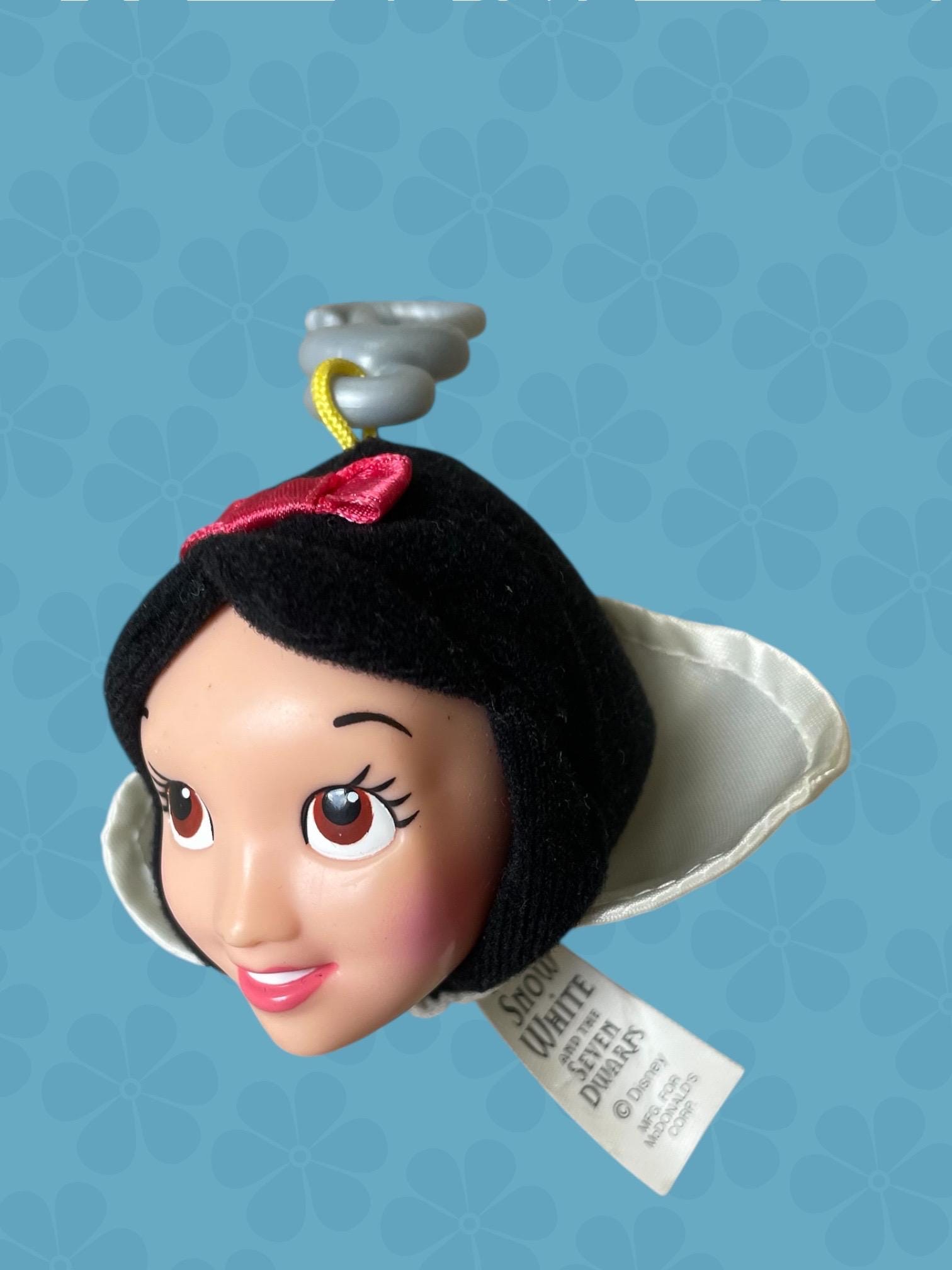 Retro 90s Princess Snow White Head Keychain - Vintage Millennial