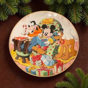 Vintage 1991 Grolier “Night Before Christmas” Disney Mickey and Goofy Collectible Plate - Made in Japan - Gift for Millennial Disney Fan