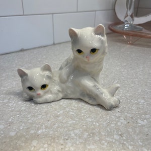 Vintage Porcelain Ceramic White/Gray Cats Figurine