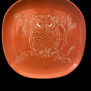 Retro 70s Sgraffito Owl Decorative Square Plate - MCM Pottery Art - Orange Room Aesthetic