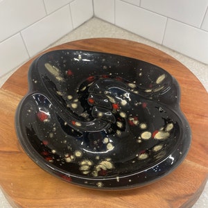 Retro 70s MCM Signed Pottery Speckled Black Round Ash Tray