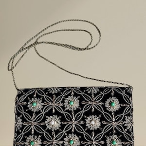 Sac de soirée vintage des années 60 en velours noir doré avec fil cousu en perles précieuses - Sangle en cordelette - MCM femmes robe de soirée
