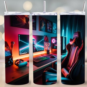 Może przedstawiać: Trzy różne wzory kubka dla graczy. Pierwszy wzór przedstawia konfigurację komputera z neonowym zielonym i niebieskim ekranem. Drugi wzór przedstawia fotel do gier z czerwonymi i czarnymi akcentami. Trzeci wzór przedstawia fotel do gier z czerwonymi i czarnymi akcentami oraz konfigurację komputera z neonowym zielonym i niebieskim ekranem.