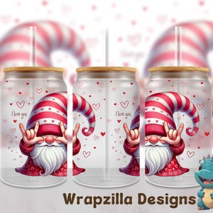 Valentine ASL Gnome 16 oz Glass Can Wrap Png, Kocham Cię Sublimacja i UV-DTF Design, 9.5x5" Pobieranie cyfrowe, Prezent dla społeczności głuchych