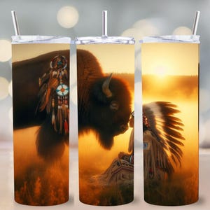 Vaso con tapa de sabiduría indígena, Buffalo Spirit PNG de 20 oz, arte nativo americano, diseño tribal de puesta de sol, sublimación de vida silvestre espiritual