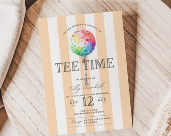 Może przedstawiać: Zaproszenie w żółto-białe paski z kolorową ilustracją piłki golfowej. Tekst brzmi "Tee Time" z okazji Tilly Elianbih, sobota, 12 kwietnia o 11:00 rano w The 5th Tee, Melbourne, Victoria. Prosimy o potwierdzenie przybycia do 19 marca do Sarah.