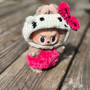 Conjunto de crochet kawaii para Labubu: accesorio de juguete de diseño inspirado en Hello Kitty / regalo de colección hecho a mano