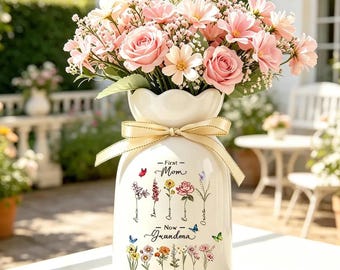 Personalized First Mom Now Grandma Flower Vase, Custom Birth Month Flower Vase with Grandkids Name, Mom/Nana/Grandma Gift, Mothers Day Gift