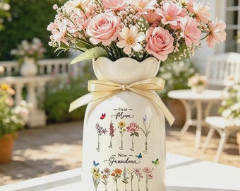 Personalized First Mom Now Grandma Flower Vase, Custom Birth Month Flower Vase with Grandkids Name, Mom/Nana/Grandma Gift, Mothers Day Gift